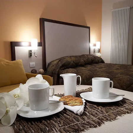 Giorgio E Flora Ristorante E بيت ريفي 3*